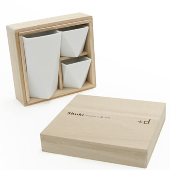 Shuki Sake Bottle and Cups Set by +d Bar and Wine Accessories +d